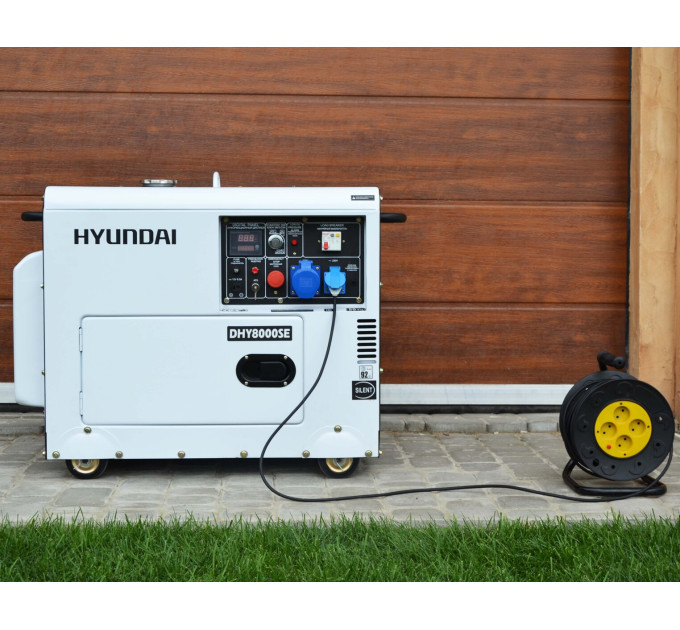 Дизельний генератор Hyundai DHY 8000SE
