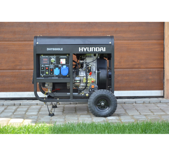 Дизельний генератор Hyundai DHY 8000LE